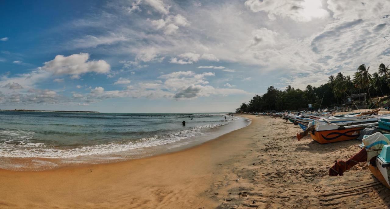 Water Edge Hotel & Restaurant Arugam Bay Exterior photo