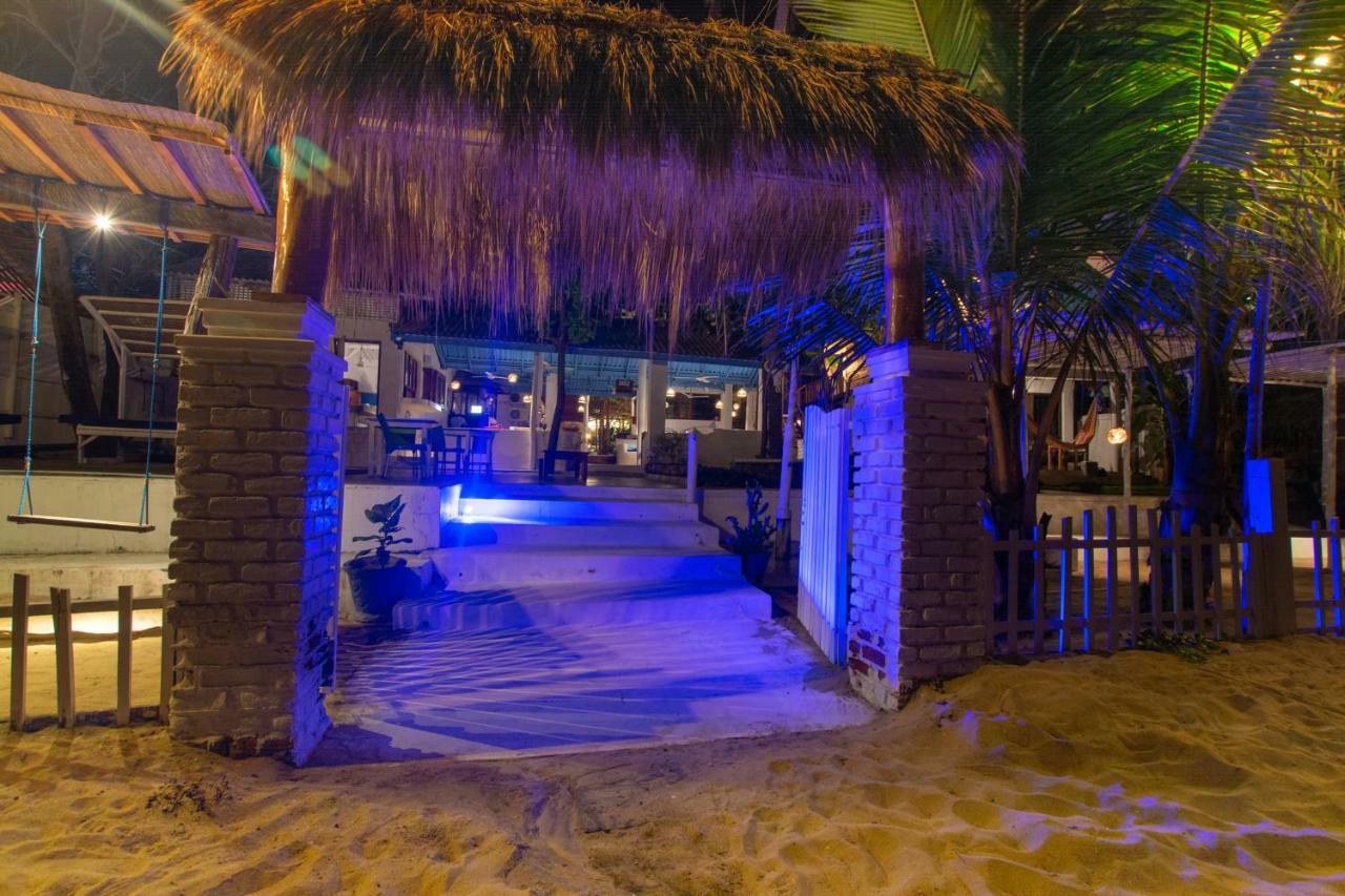 Water Edge Hotel & Restaurant Arugam Bay Exterior photo