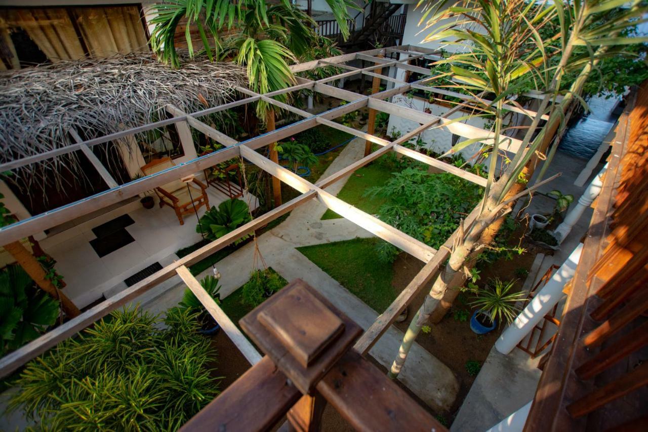 Water Edge Hotel & Restaurant Arugam Bay Exterior photo