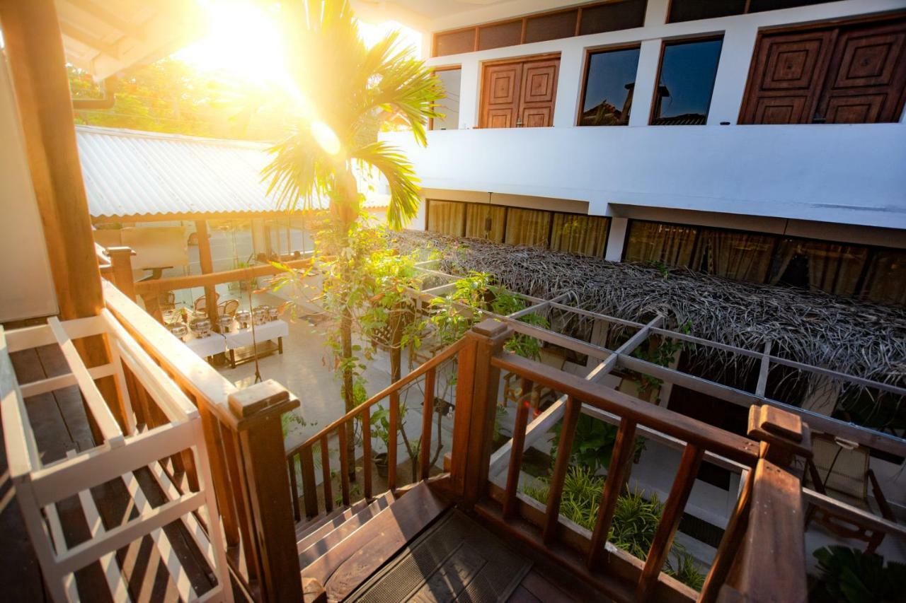 Water Edge Hotel & Restaurant Arugam Bay Exterior photo