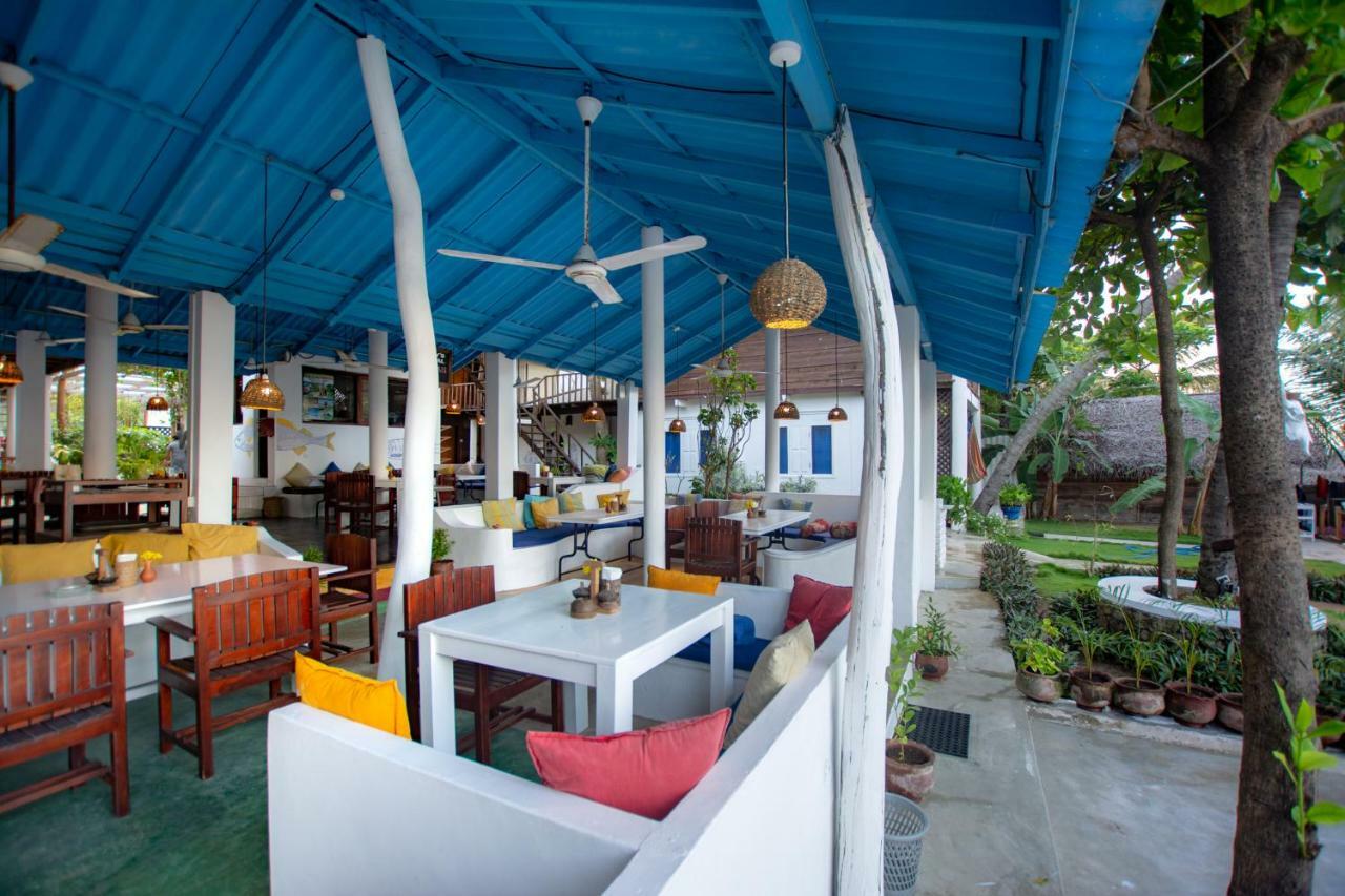Water Edge Hotel & Restaurant Arugam Bay Exterior photo