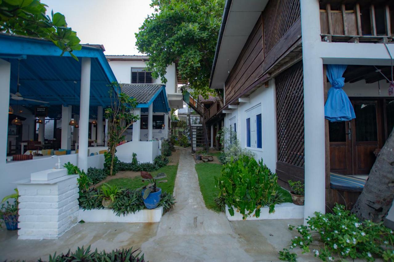 Water Edge Hotel & Restaurant Arugam Bay Exterior photo