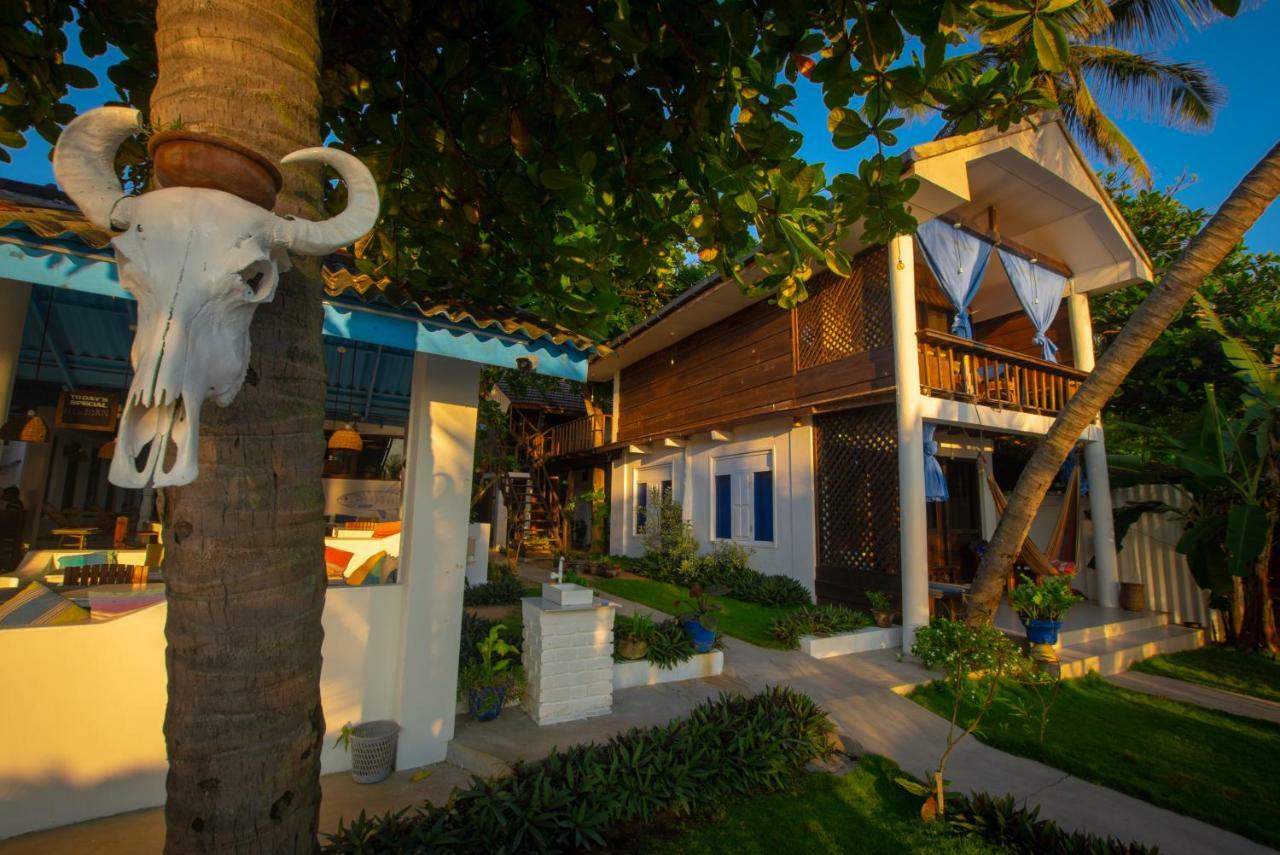 Water Edge Hotel & Restaurant Arugam Bay Exterior photo