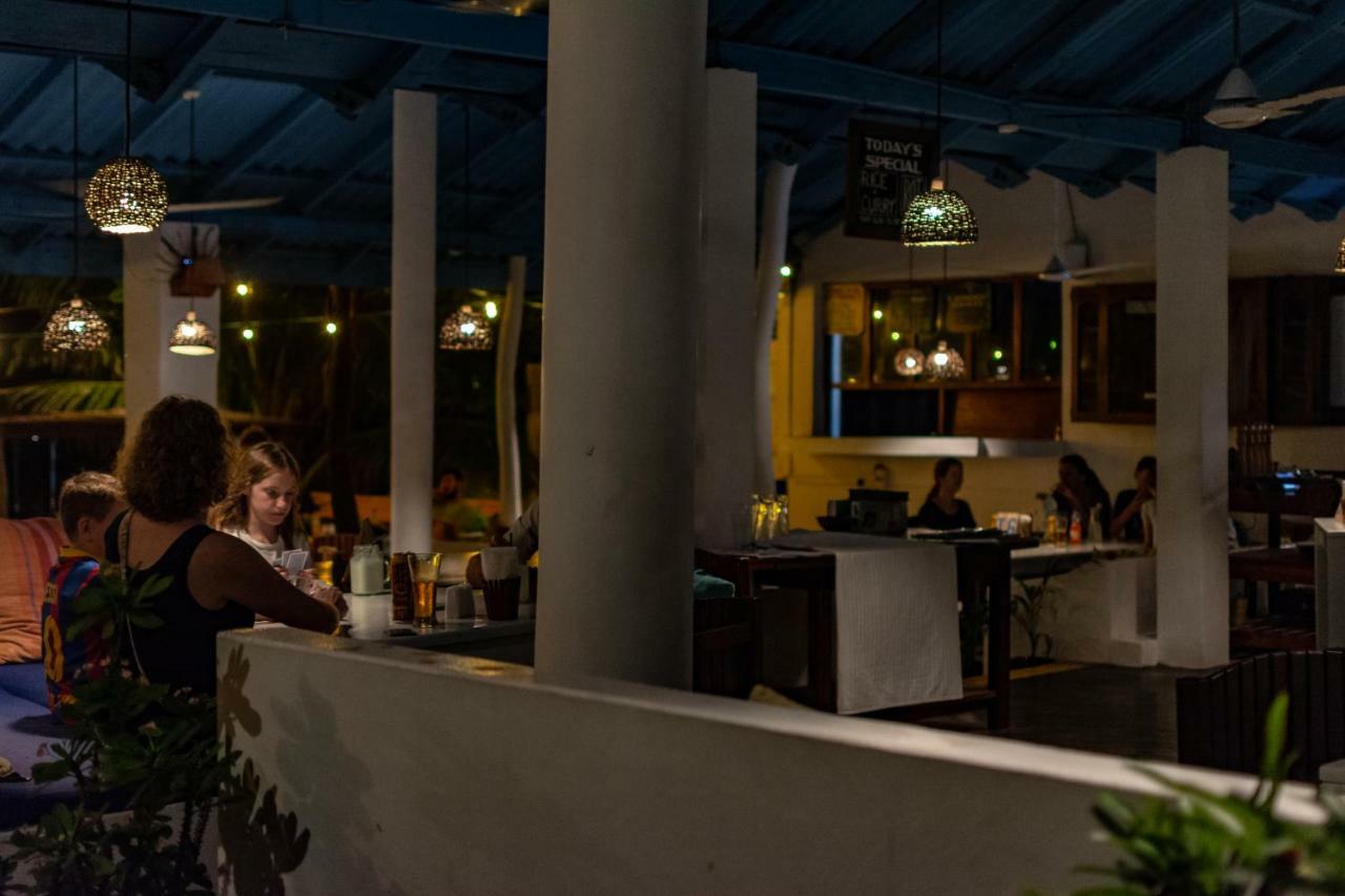 Water Edge Hotel & Restaurant Arugam Bay Exterior photo