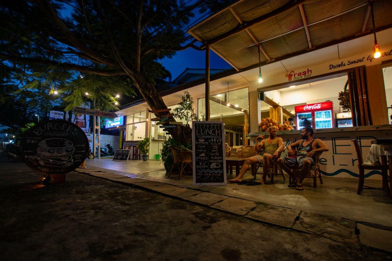Water Edge Hotel & Restaurant Arugam Bay Exterior photo